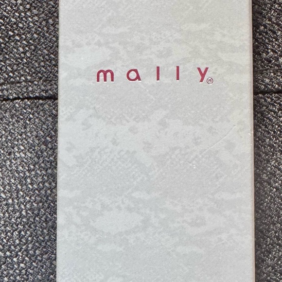 Colorful Floral Cosmetic Bag Set with beauty items - Picture 3 of 3